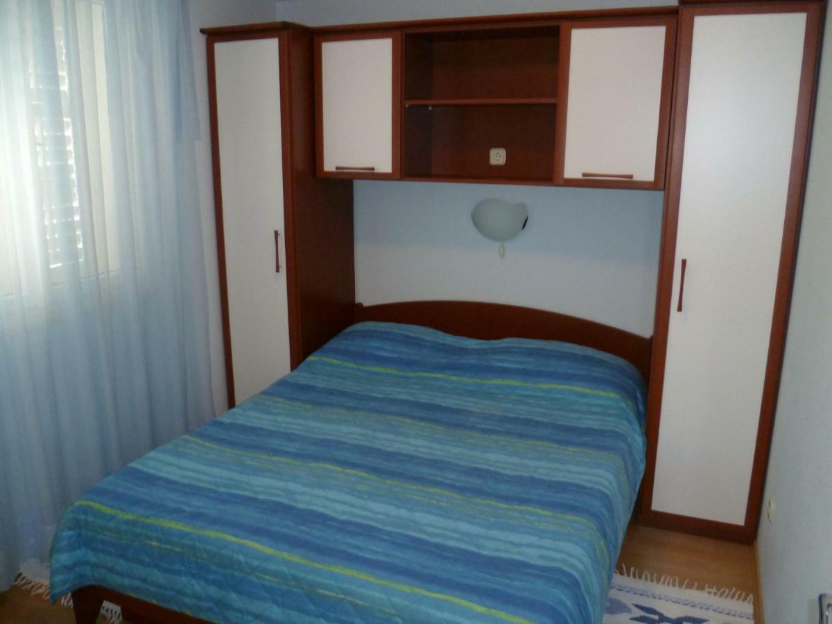 Apartments Mija Bol Bagian luar foto